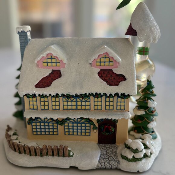 Hawthorne Village - "Santa’s Toy Workshop" Piece - Picture 9 of 10